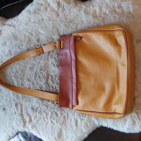 Valentina yellow and tan leather crossbody bag. - Picture 6 of 16